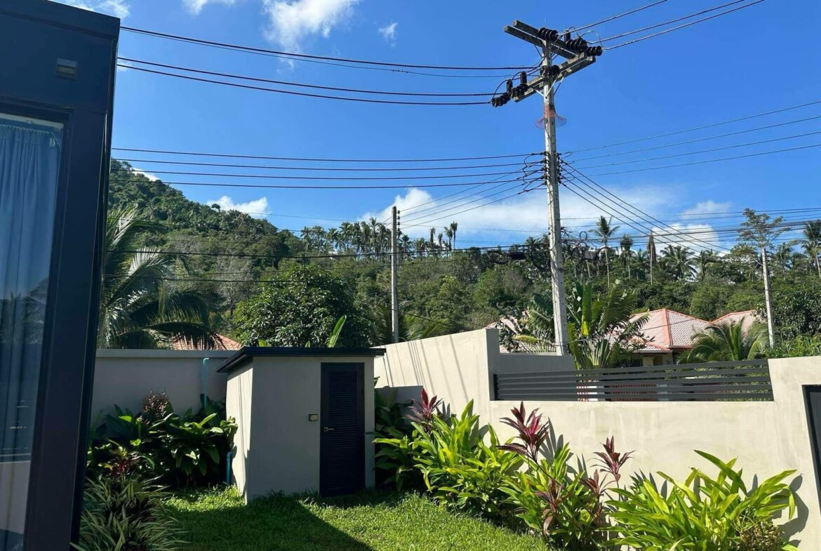 Charming 2-Bedroom Villa For Sale in Maenam