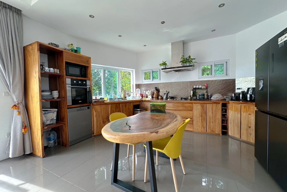 Villa for Sale in Lipa Noi – Sea View & Sunset Over Ang Thong