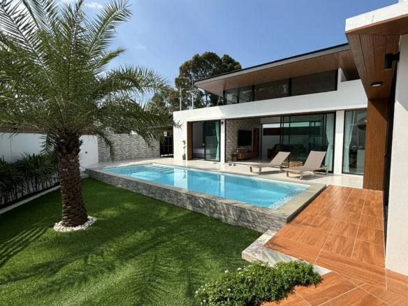 Charming 3-Bedroom Villa for Sale in Maenam - Samui & Koh