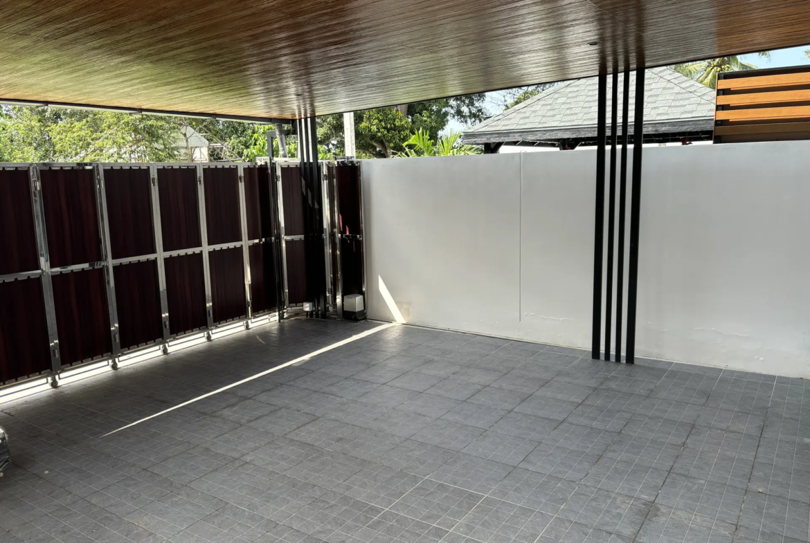 Charming 3-Bedroom Villa for Sale in Maenam - Samui & Koh