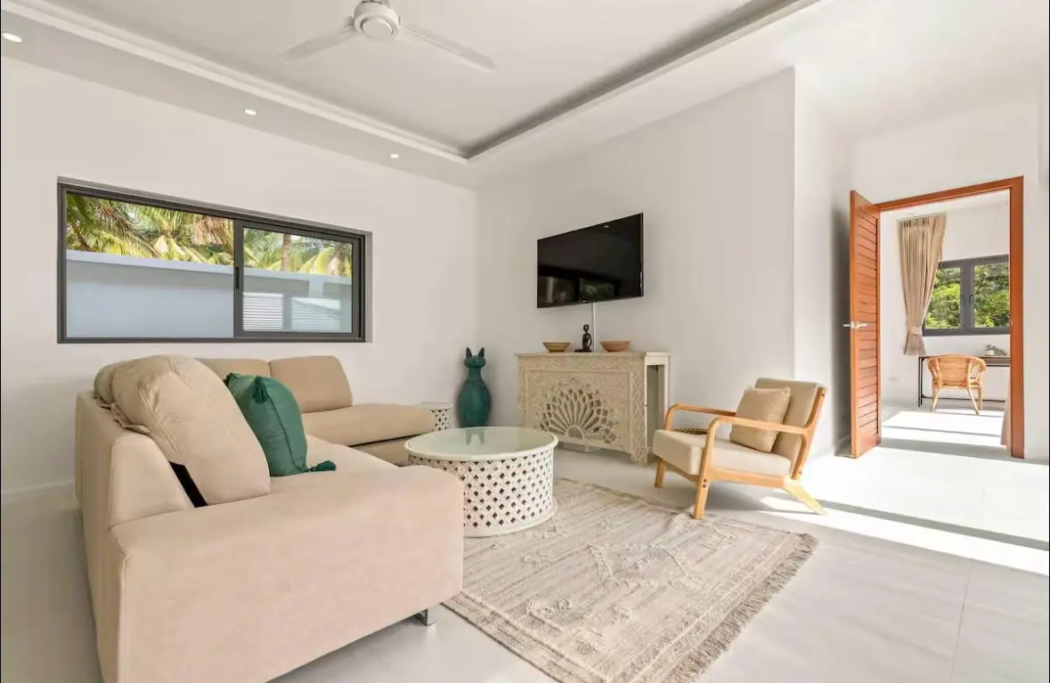 3-bedroom villa for long-term rent in Maenam, Koh Samui.