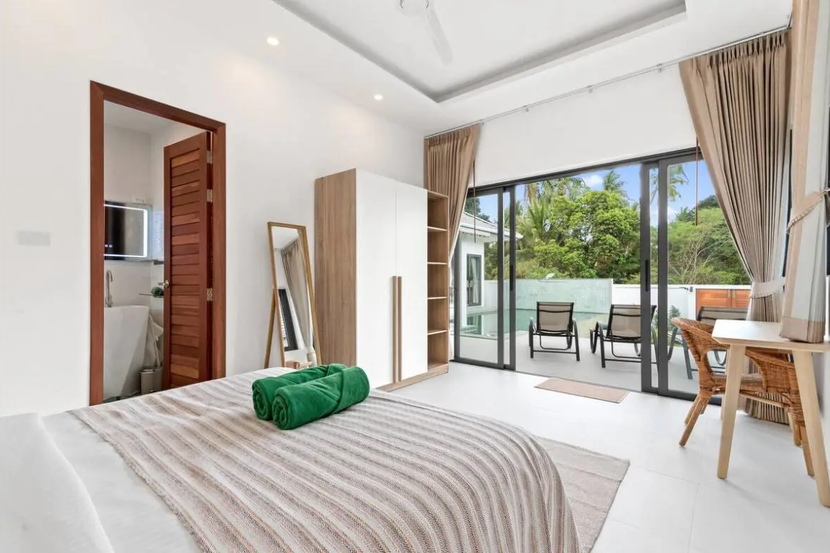 3-bedroom villa for long-term rent in Maenam, Koh Samui.