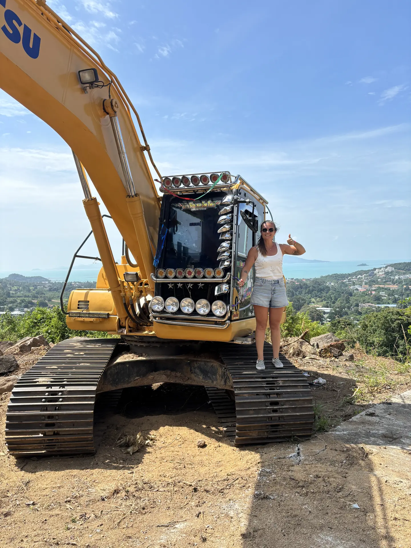 Investissez avec nous 1 Philippine supervisent des travaux de construction à Koh Samui - Investissez avec Samui & Koh
